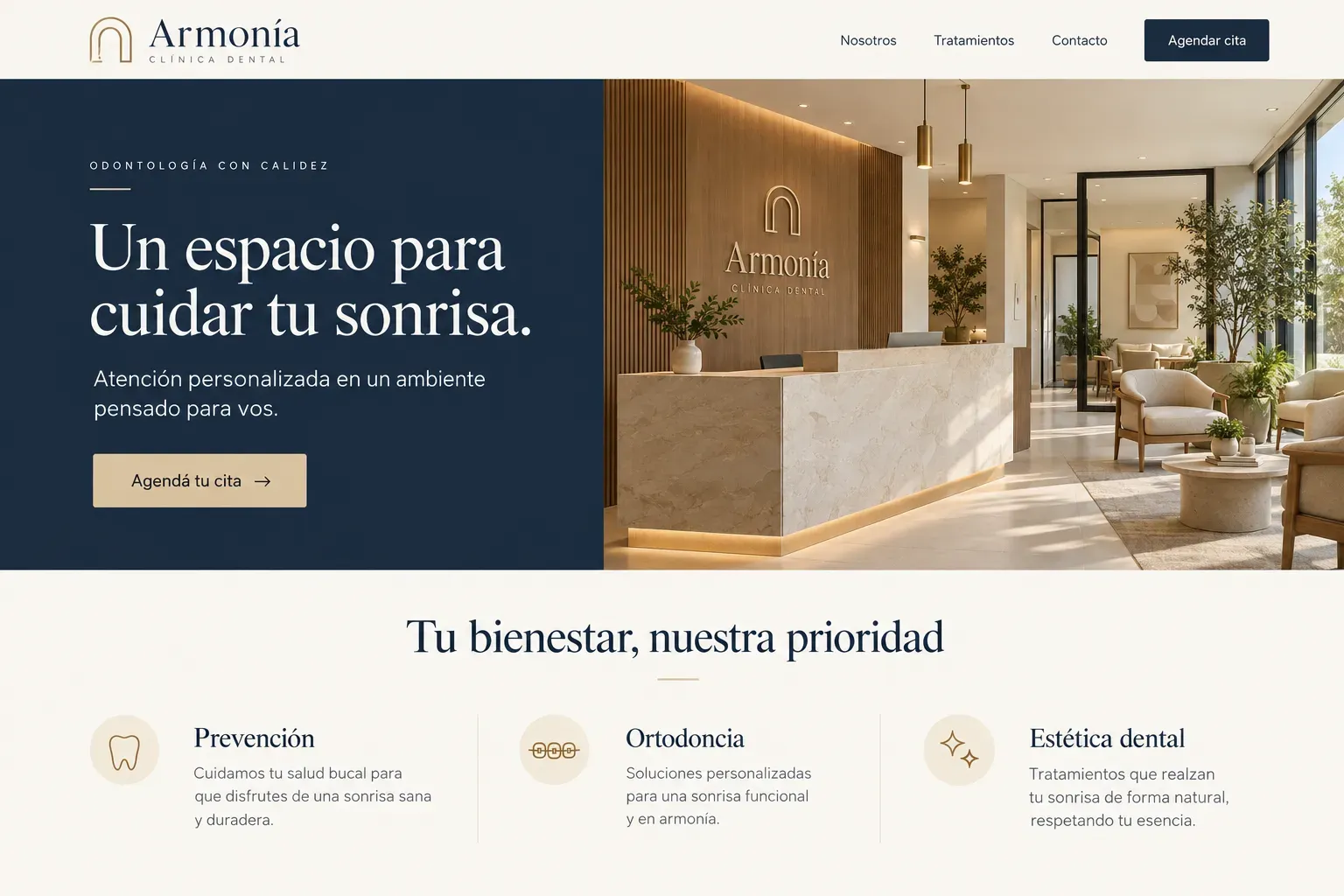 Ejemplo de página web elegante para clínica dental, en azul marino y dorado